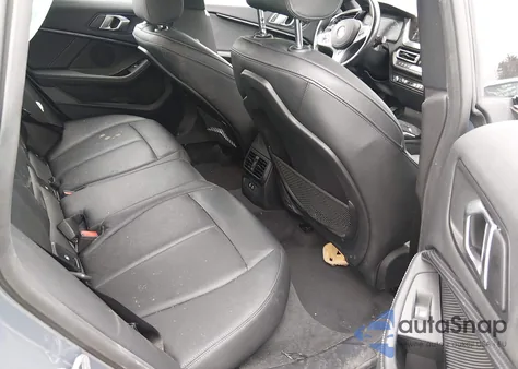 2021 BMW M235I Gran Coupe xDrive z USA, uszkodzony, nr VIN WBA13AL07M7G55945